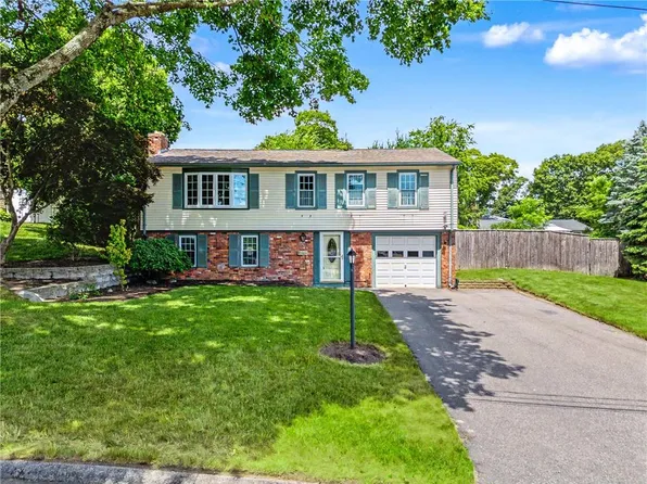 117 Larchmont Rd, Warwick, RI 02886