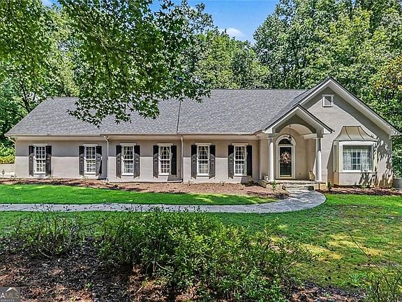 2nd image of 3040 Spalding Dr