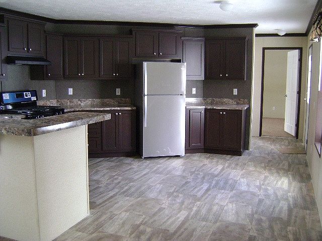 2nd image of 25413 Pershing Dr