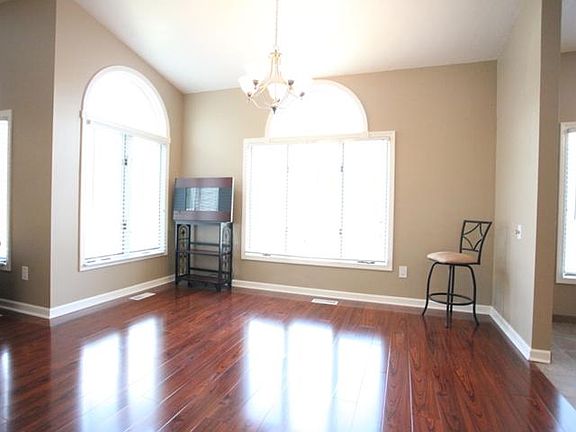 4th image of 2816 E Thomas Ct
