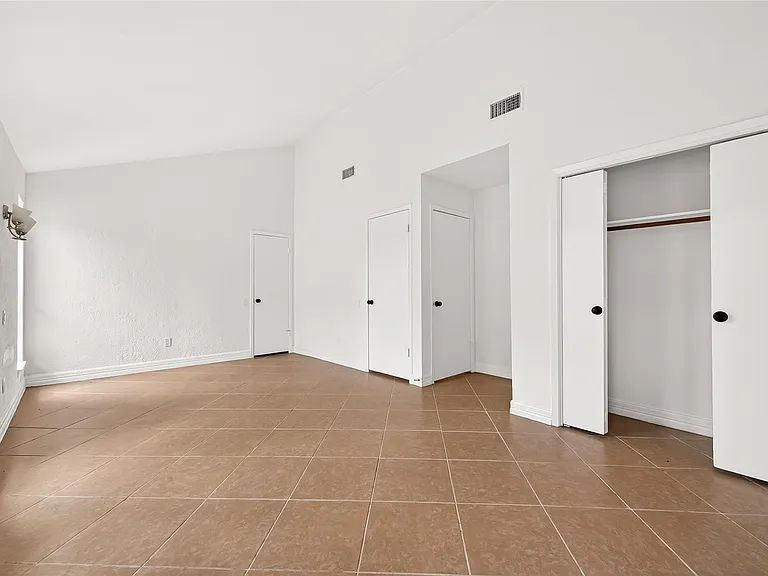 8632 Maplecrest Dr — Photo 16