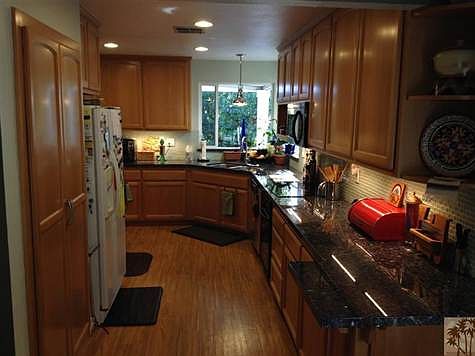 New Kitchen with Granite Countertops and New Appliances!