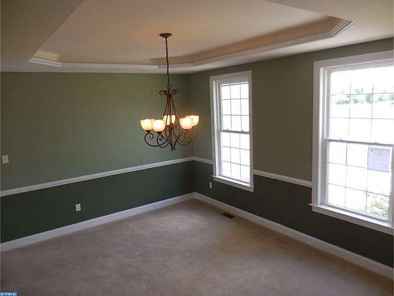 3rd image of 288 Hawksworth Dr
