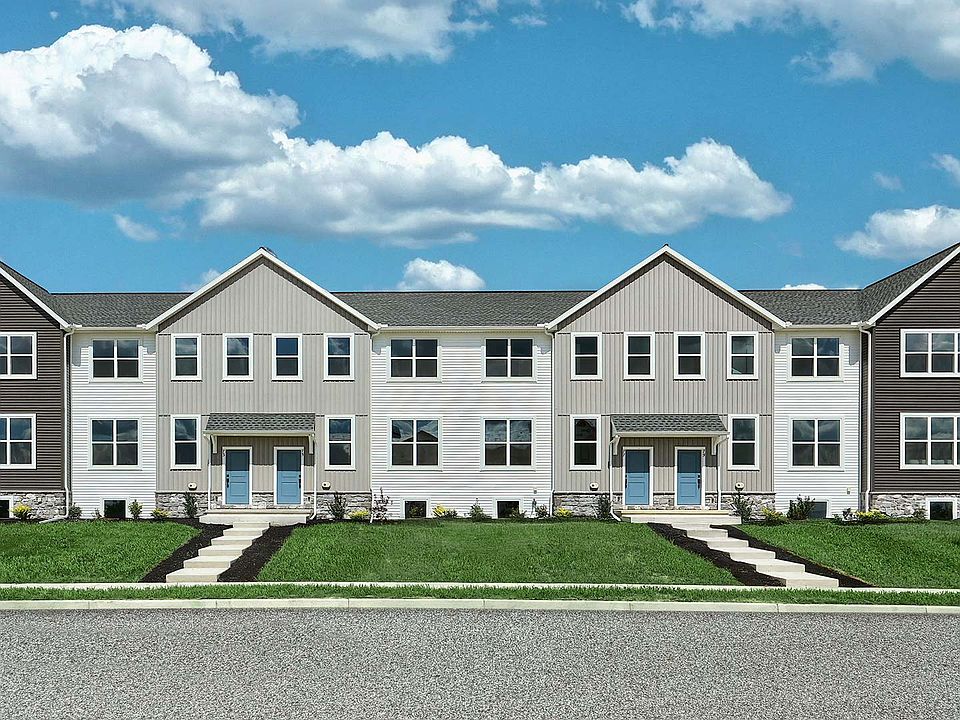 New Townhome Building at Meridian Heights Townhome Community in Elizabethtown PA