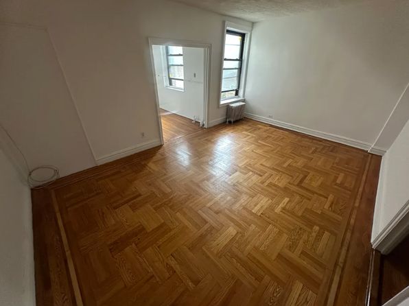 541 Bronx River Rd #E2