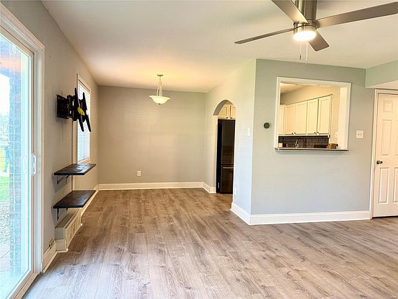 5th image of 6911 Colonial Woods Dr APT 5
