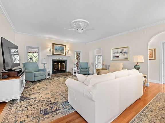 4th image of 200 N Branch Rd