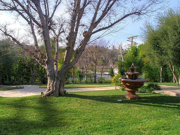 Private Paradise, Rolling Greens, Shaded Trees, Intoxicating Fragrances