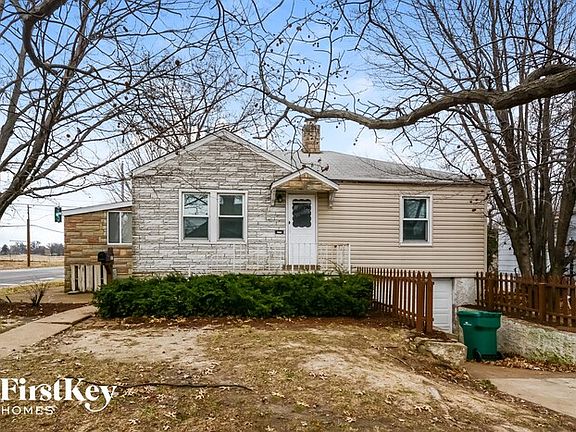3rd image of 2075 Wedgewood Dr