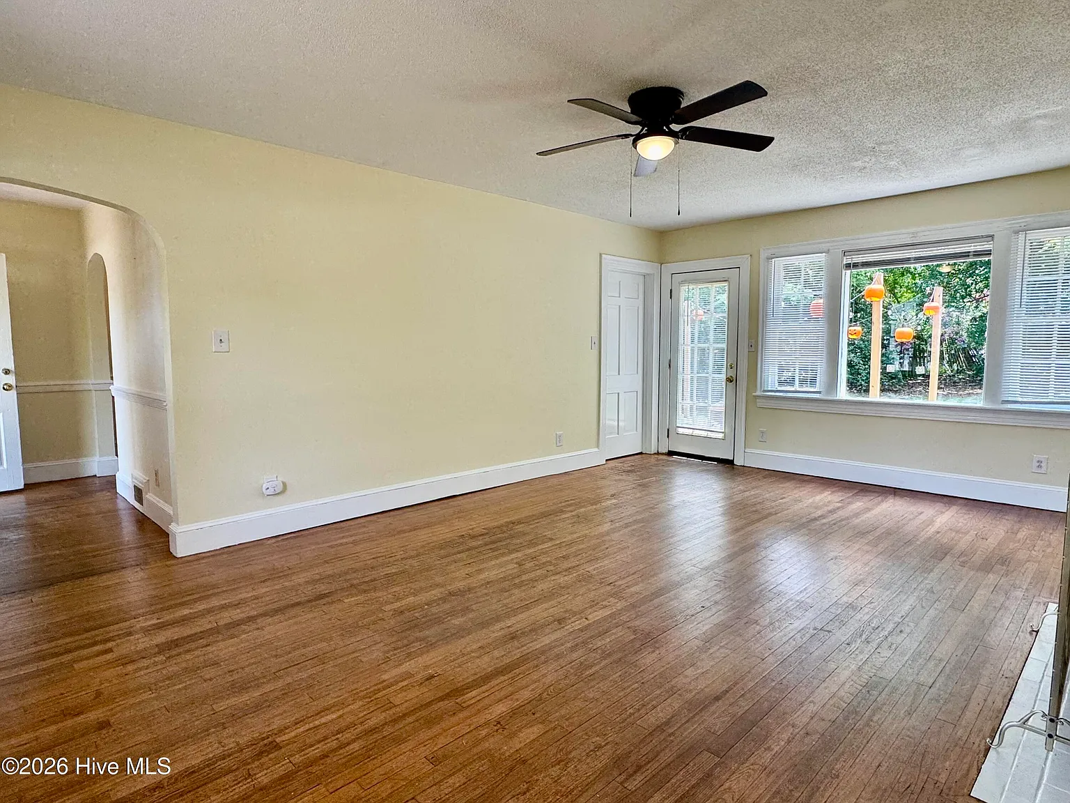 3 bed, 1.5 bath, $1,575 — Photo 4
