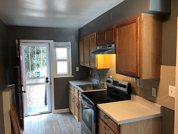 4th image of 5817 Jonquil Ave