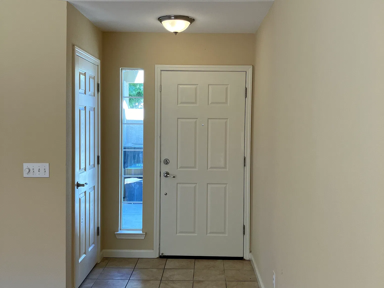 2 bed, 1100 sqft, $2,550 — Photo 3