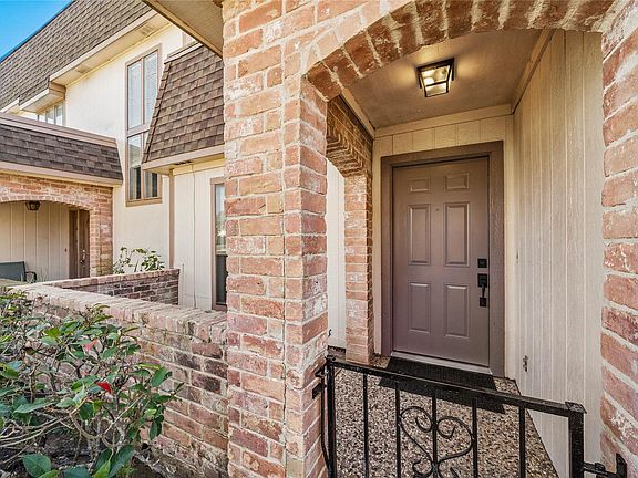 5th image of 2822 Cambridge Ln