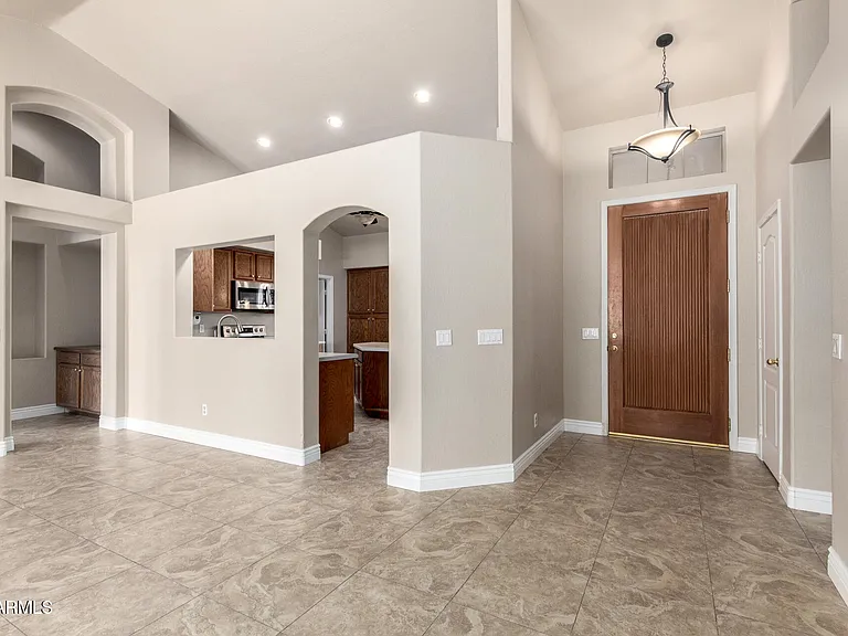 359 E Horseshoe Ave — Photo 8