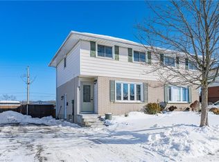 97 Moffat Dr, Cambridge, ON N1R 6C1