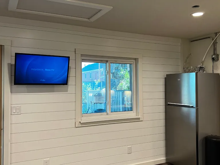 1401 Ames St #B — Photo 10