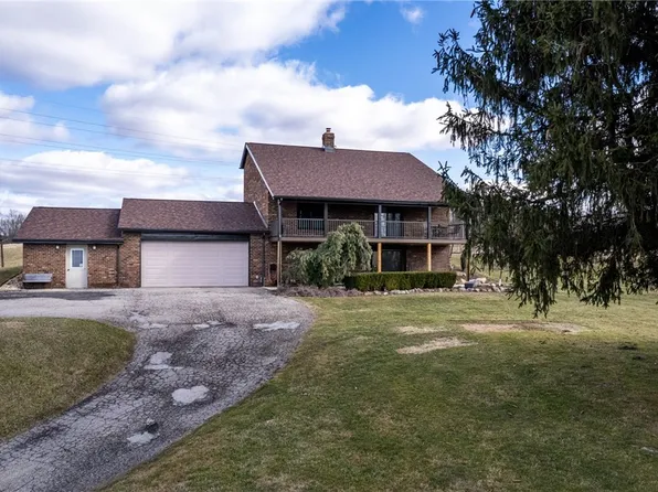 370 Pulaski Rd, Pulaski, PA 16143