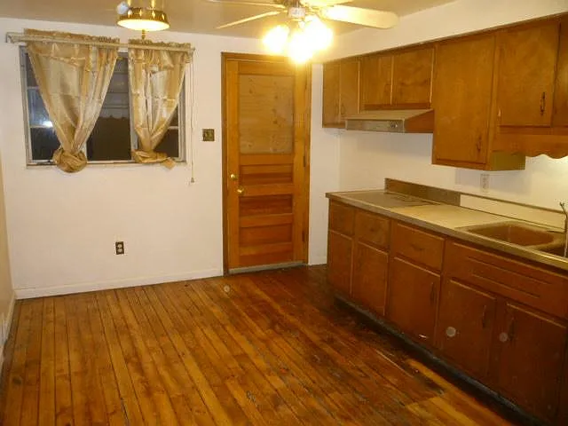 407 W Elizabeth St — Photo 3