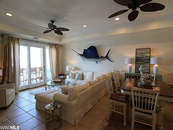 4th image of 924 Delchamps Ave #5C
