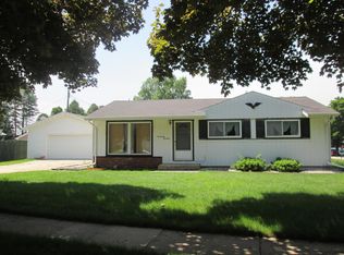 1714 Lilac Dr, Manitowoc, WI 54220