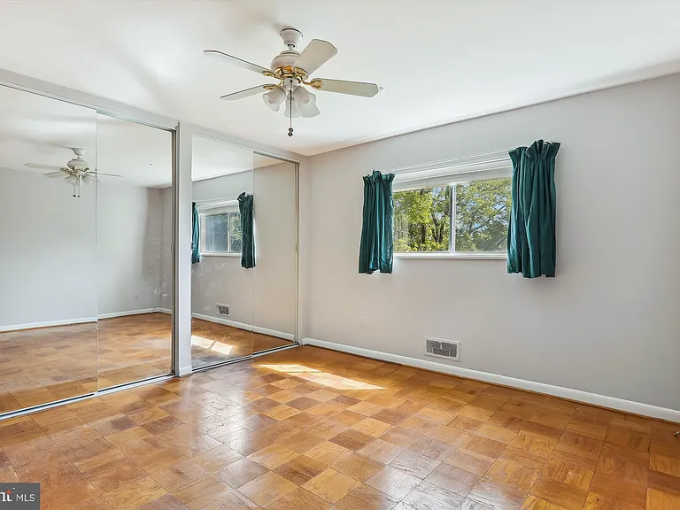 10631 Montrose Ave #M-202 — Photo 31