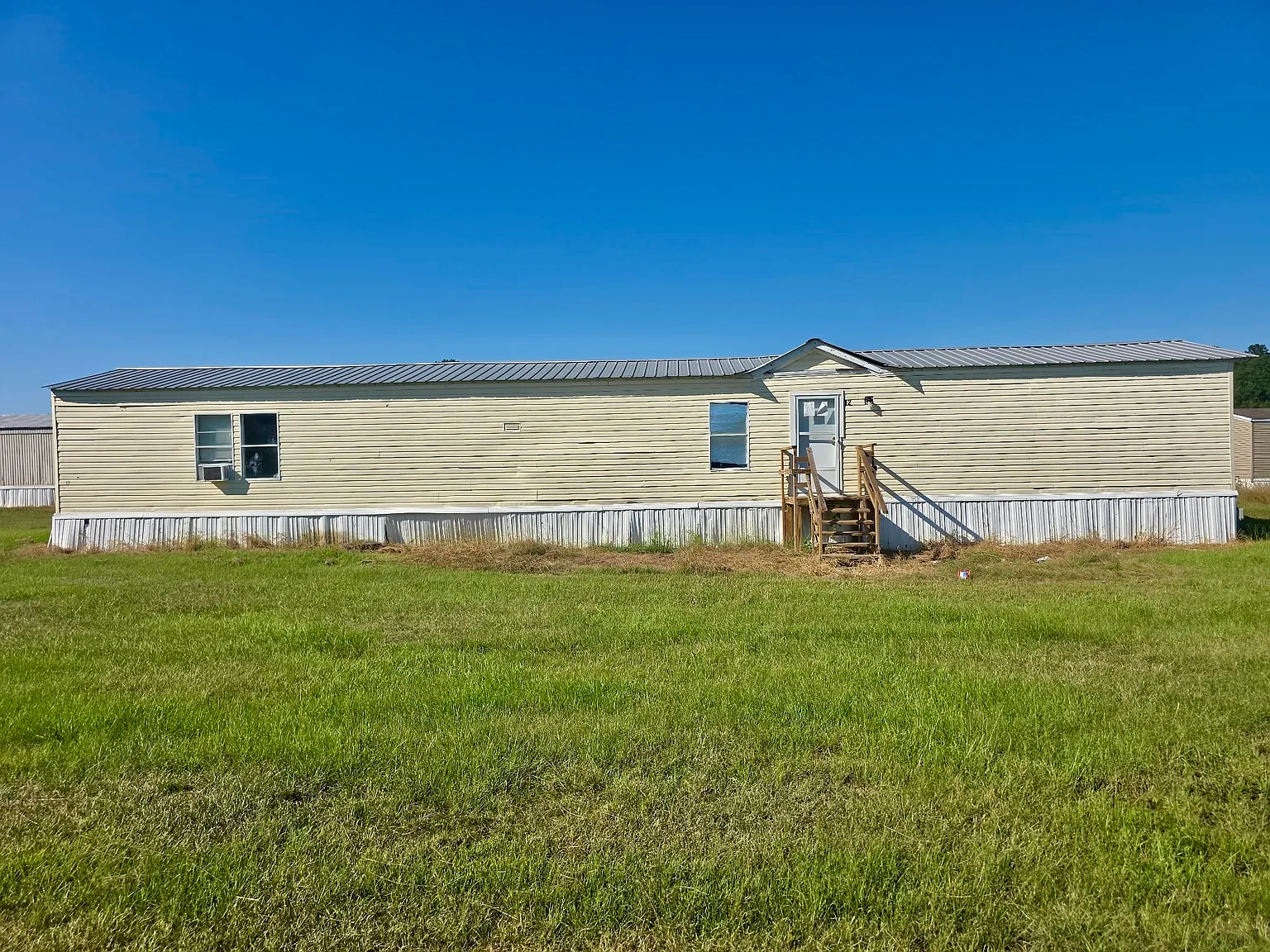3 bed, 1280 sqft, $850 — Photo 2