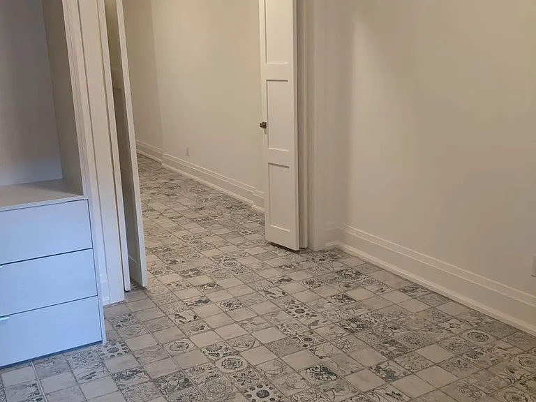 982 Dovercourt Rd #BASEMENT — Photo 9
