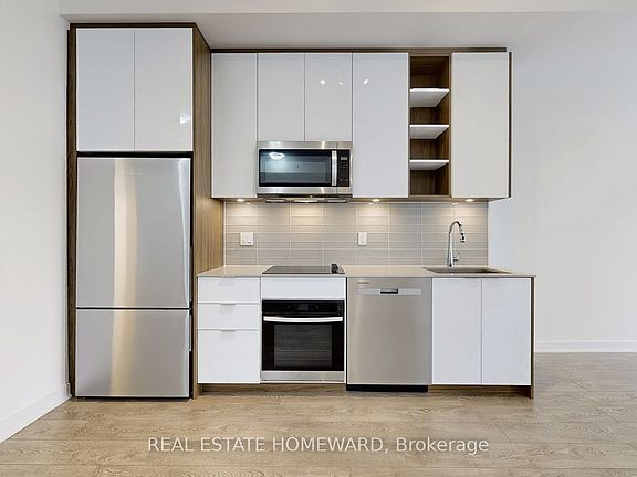 3rd image of 543 Richmond St W #208