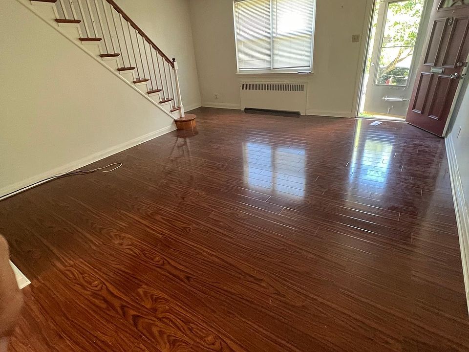 2nd image of 1 E Catherine St Floor 1