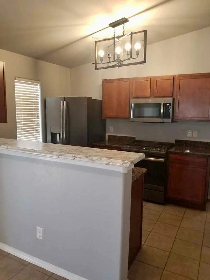 5095 Kensington Way - Superb 2 bedroom 2 bathroom rental house in Las Cruces NM! — Photo 2