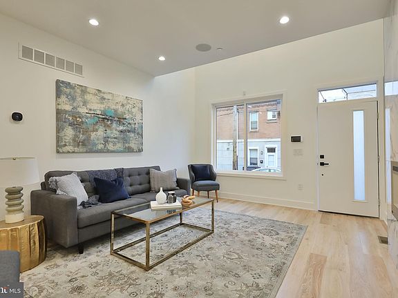 4th image of 2409 Oakford St
