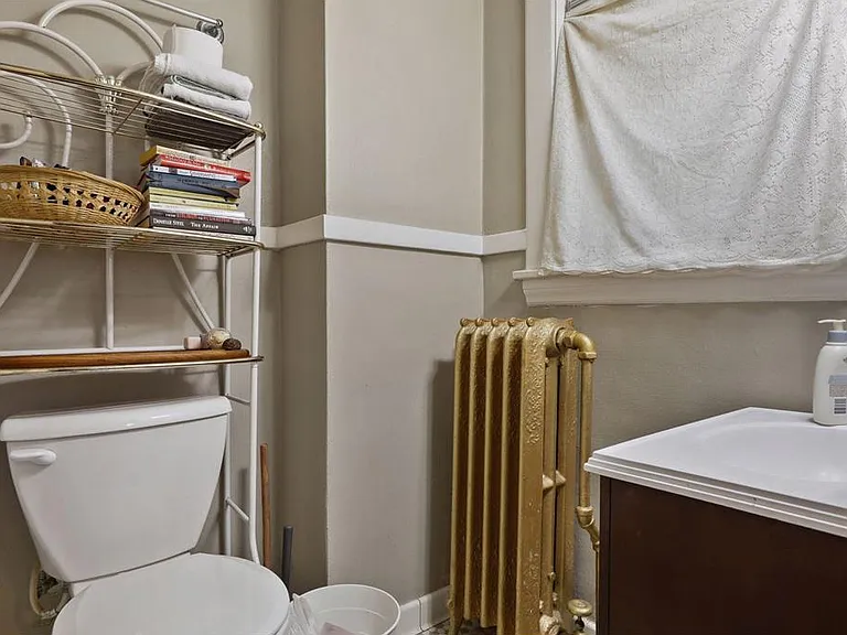 1862 Roblyn Ave #2 — Photo 13