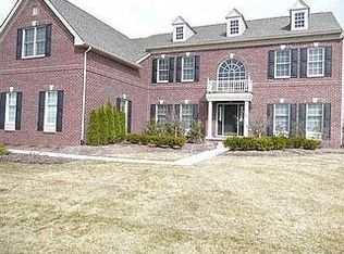 26398 Crestwood Dr, Novi, MI