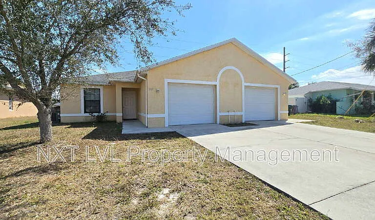 303 NE 24th Ave — Photo 1