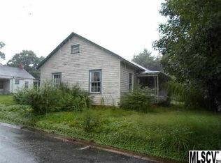 2012 4th St SW, Hickory, NC 28602