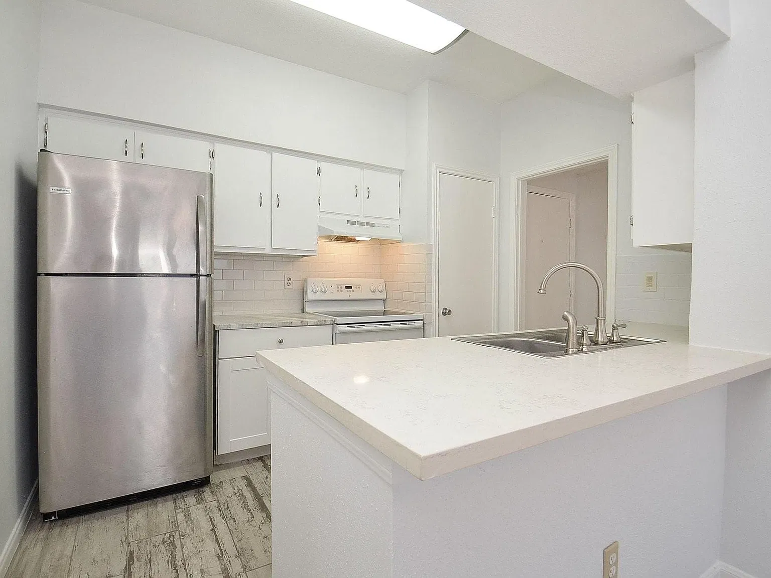 1 bed, 1.0 bath, 860 sqft, $1,250 — Photo 1