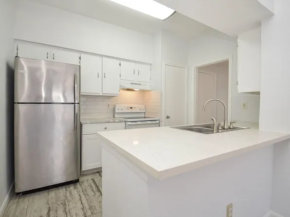 2475 Underwood St APT 391, Houston, TX 77030