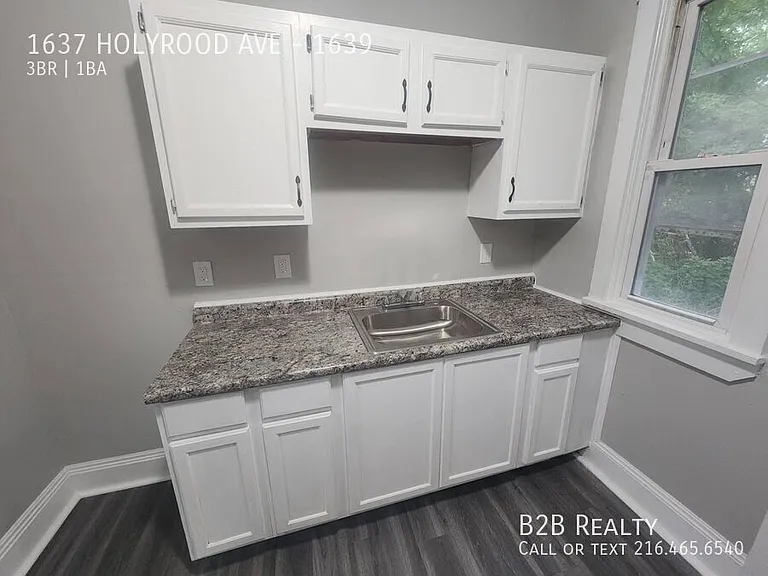 1637 Holyrood Rd #1639 — Photo 13