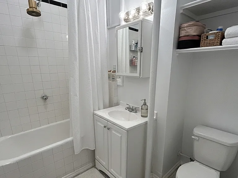 449 W 22nd St #3 — Photo 8