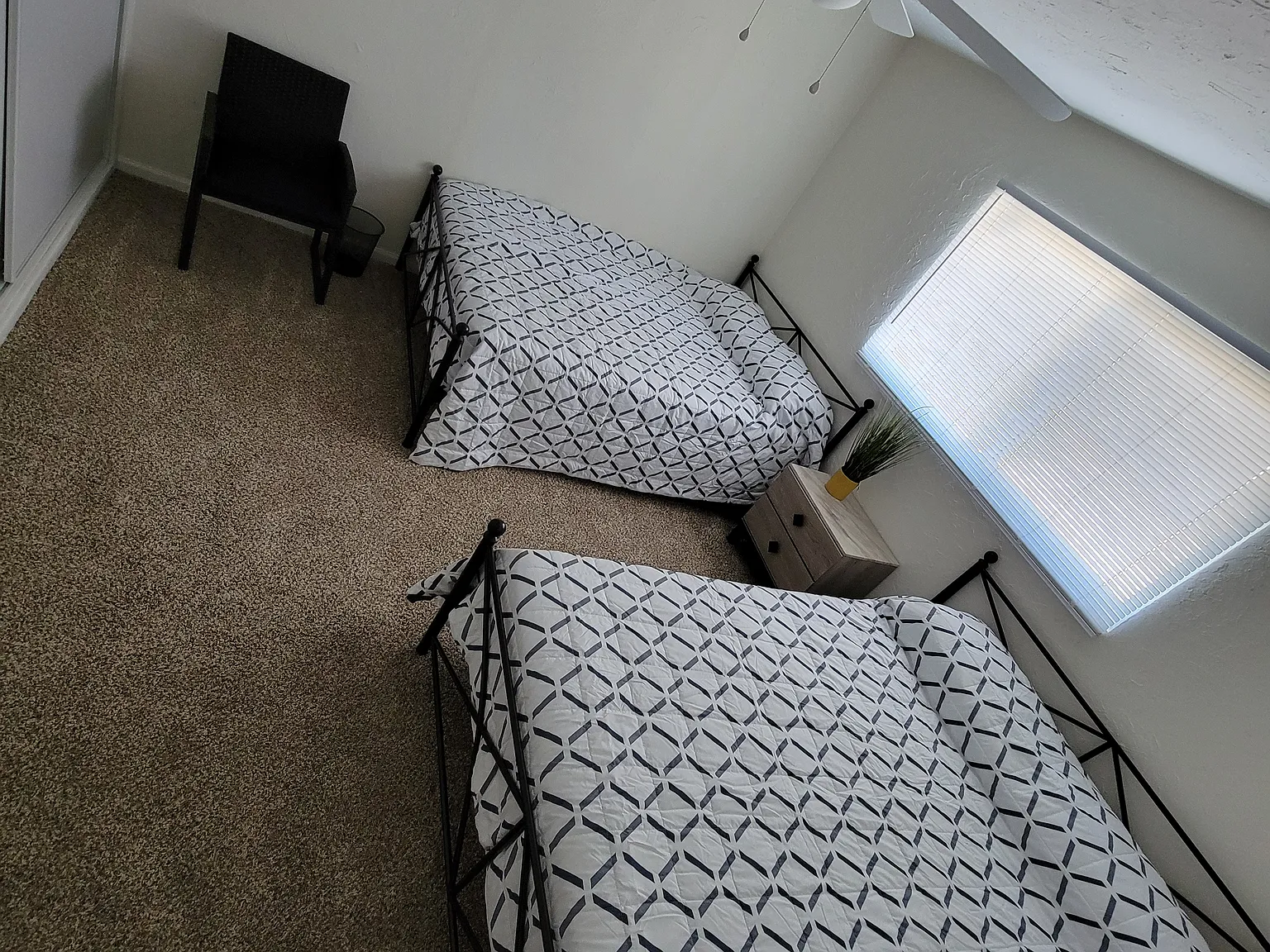 3 bed, 1007 sqft, $4,000 — Photo 3
