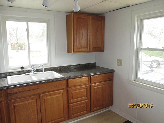 3rd image of 839 Calder Ave