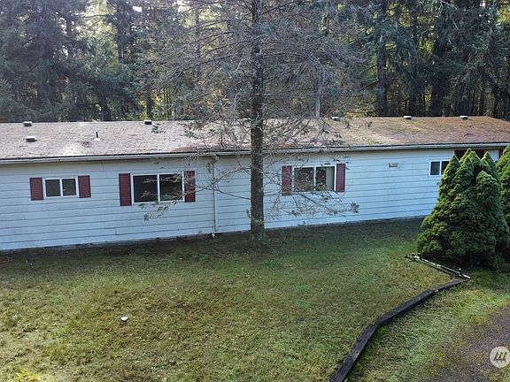 4th image of 460 E Hyland Drive