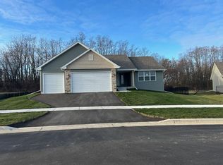 951 Harsevoort Way, Clinton, WI 53525