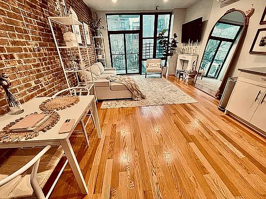 2nd image of 164 W 123rd St #1