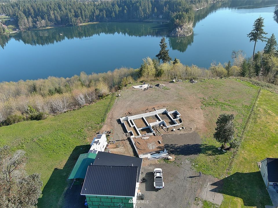 1st image of 240 SE Valhalla Ln
