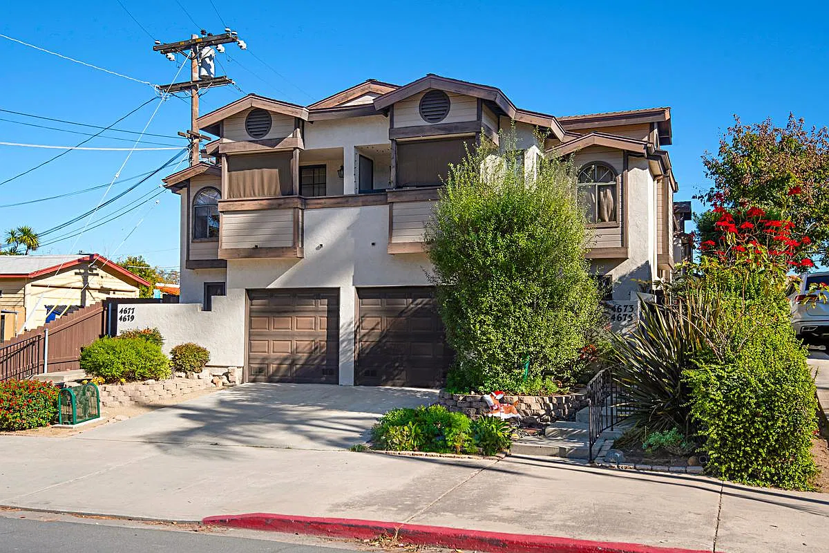 2 bed, 2.5 bath, 1240 sqft, $3,600 — Photo 4