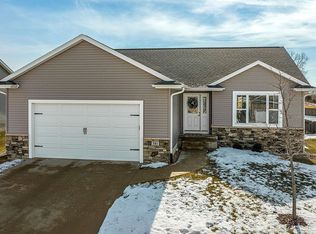 381 Bent Creek Dr, Marion, IA 52302