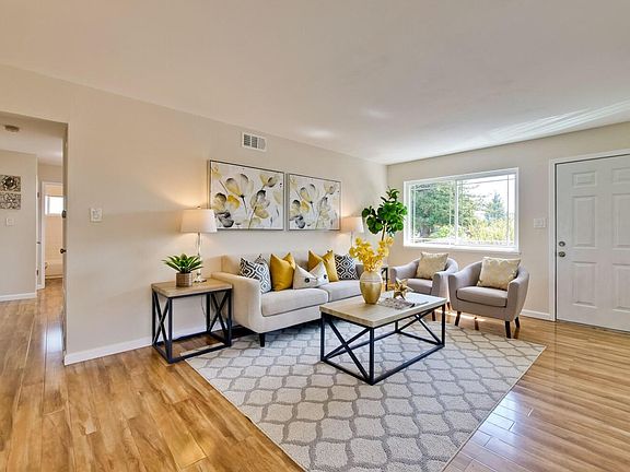 2nd image of 1262 Bouret Dr Unit 4