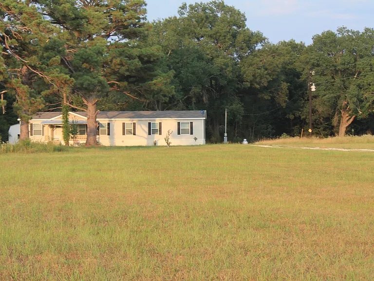1004 County Road 2140 — Photo 11