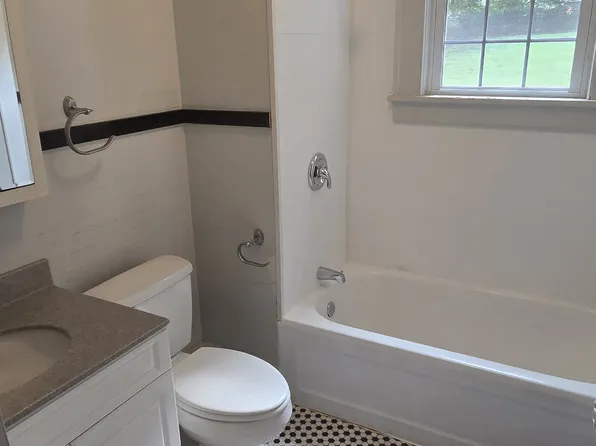 3630 Round Hill Ave NW, Roanoke, VA 24012